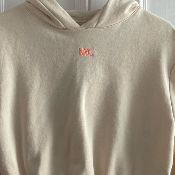 New York City Crop Hoodie - Picture 4 of 8